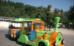 Două trenulețe de agrement pe străzile din municipiu