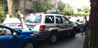 Maşină de poliţie implicată într-un accident pe Prutului. Vezi aici cum s-a întâmplat