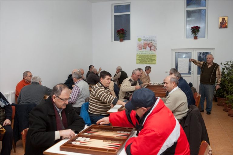 Cluburi pentru seniori inaugurate de Primărie