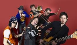 Trupa Zdob & Zdub, adusă de Consiliul Judeţean la Monteoru, a strâs la spectacol peste 6000 de buzoieni