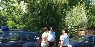 Adolescent fugit de la o stână, găsit de jandarmi. Susţine că a dormit în pădure, într-un adăpost improvizat