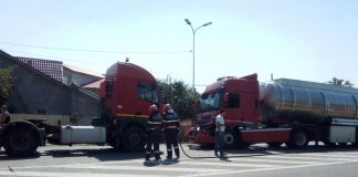 UPDATE Pericol de explozie. Cisterna incarcata cu motorina implicata in accident la Posta Calnau