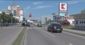 În sfârşit, se desfiinţează trecerile de pietoni din zona centrelor comerciale. Vezi aici ce soluţie va implementa Primăria