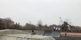 Noul skatepark a fost inaugurat astăzi. Tinerii, încântați de noua locație