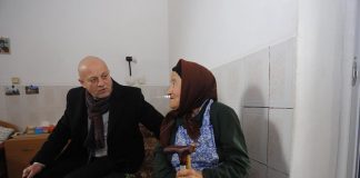 Preşedintele Consiliului Judeţean, Moş Crăciun pentru bătrânii de la Vintilă Vodă