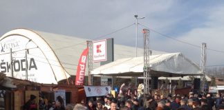 Ministrul Agriculturii, discutii cu producatorii locali. A gustat din produsele traditionale expuse