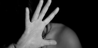 Fetiță de 5 ani, violată de un băiat de 14 ani