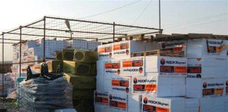 Materialele de construcţii pentru refacerea caselor avariate de alunecări au ajuns la Buzău