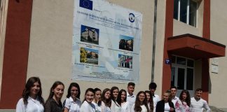 Traversăm frontiere prin intermediul mass-mediei şi al teatrului