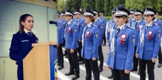 O buzoiancă, șefa de promoţie a Facultăţii de Jandarmi