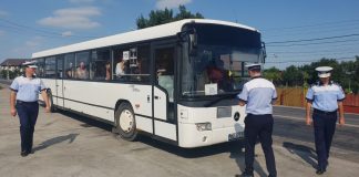 Transportatorii de persoane din județ, controlați. Nereguli grave descoperite în urma verificărilor