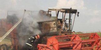 Pompierii, in alerta. Utilaj agricol, in flacari la Padina