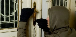 Trei adolescenți au spart în câteva zile 5 locuințe în municipiul Buzău