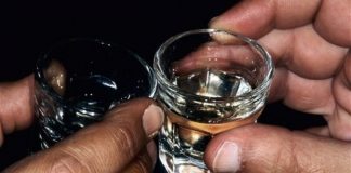 A fost lăsat fără bani și telefon, chiar de către prietenul de pahar