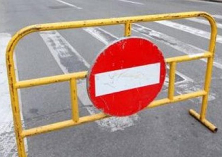 Circulatie-inchisa-pe-o-strada-din-Medias-750x530