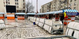 Patinoarul, reinstalat în Piața Dacia. Vezi aici de când va funcționa!
