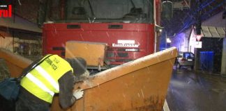 A intrat cu masina intr-un utilaj de deszapezire