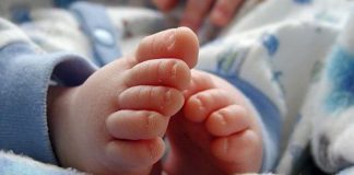 Zeci de copii, abadonați în Maternitatea Buzău, în fiecare an