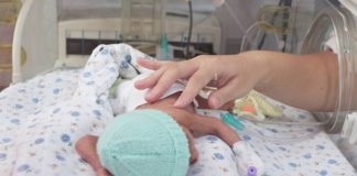 Bebelus nascut de mama diagnosticata cu gripa, mort la Maternitatea Buzau