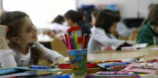 În atenția părinților: Prima etapă de înscriere în învăţământul primar pentru anul şcolar 2019-2020 este cuprinsă între 4 şi 22 martie