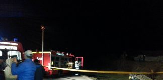 Accident grav la intrarea în Vernești. Un taxi cu nuntași, răsturnat