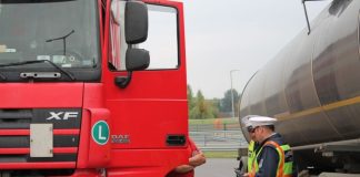 Nereguli grave descoperite de politisti in randul transportatorilor de marfuri si persoane