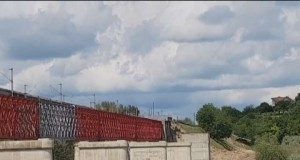 Lucrările la podul de la Vadu Pașii, întârziate un an, din cauza viiturilor