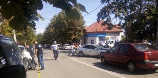 Accident lângă Policlinică. Mai multe persoane transportate la spital