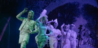 Reprezentație de excepție la Teatrul George Ciprian. „Familia Adams”, pe scenă de Sf. Andrei