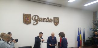 Premiere cu emoții la Consiliul Județean. 56 de elevi, felicitați de președintele Neagu