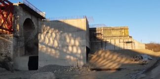 Lucrările la podul de la Vadu Pașii avansează rapid