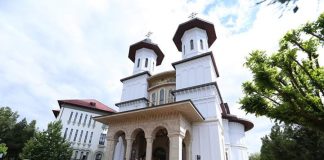 Din nou în biserici! Enoriașii, obligați să poarte măști și să stea la 2 m distanță. Ce transmite Arhiepiscopia Buzăului și Vrancei