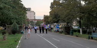 Buzoienii, obligați să poarte mască și când se plimbă în parc!