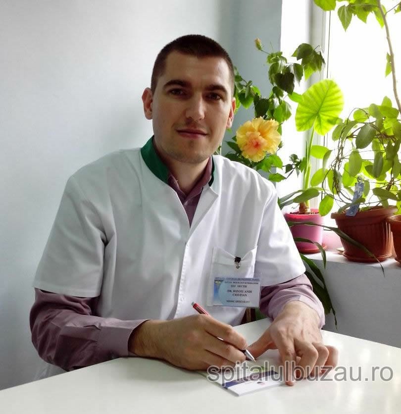 Doctorul Andi Cristian Rizoiu este un medic pe cât de tânăr, pe atât de pregătit, implicat şi mereu dornic să afle mai multe. A studiat la UMF „Carol Davila” București şi lucrează la Spitalul Judeţean de Urgenţă Buzău din ianuarie 2011, ca medic rezident, iar din ianuarie 2015, ca medic specialist. Recent, dl. Dr. Rizoiu a obţinut, prin concurs, gradul de medic primar Dematovenerologie.