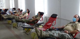 Galerie FOTO! Militarii buzoieni, voluntari în campania ,,Fii erou – Donează Sânge”