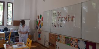 DECIZIE! Fără festivități în curtea școlii!