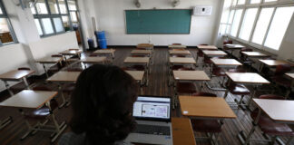 Sute de elevi buzoieni, ore online. Iată lista claselor!