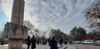 FOTO! Acum, în Parcul Crâng! Buzoienii, interzis în zona manifestărilor de Ziua Națională! Aleile de acces, închise!