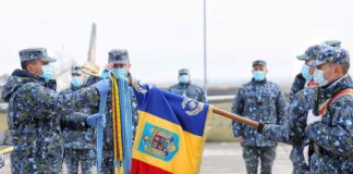 FOTO! Drapelul de luptă de la școala militară Boboc, decorat de președintele Iohannis