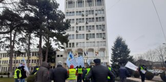 FOTO! ACUM! Protest „Cartel Alfa”, în fața Casei Albe. Cei mai mulți sunt polițiști