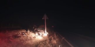 Ultimă oră! Mașină răsturnată, pe DN 10, între Vernești și Cândești. Șoferul, transportat de urgență la spital