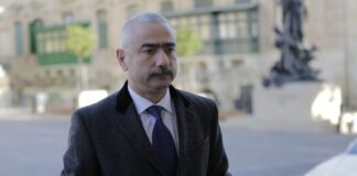 DESFIINȚAREA echipei Gloria. Fostul comandant al Poliției, atac virulent la adresa primarului și a șefilor de la club! Ce propune Viorel Ștefu