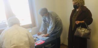 (FOTO) Prefectul interimar, în vizită la noul centru de vaccinare din Buzău. Ce a declarat Adina Moiseanu