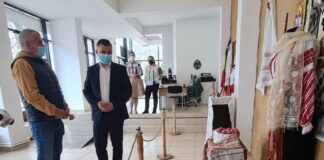 (FOTO) Expoziția “Tradiție și credință”, la Galeriile de Artă. Tema: “Valea Slănicului”