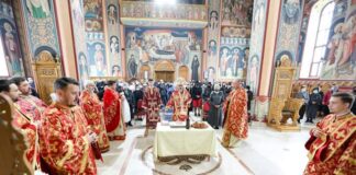 (FOTO) A oficiat ÎPS Ciprian! Hramul bisericii, la Nehoiu