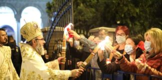 Foto inedite din Noaptea Învierii, la Catedrala Arhiepiscopală!