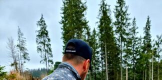 (FOTO) MASCAȚII buzoieni, la plantat de copaci, în Munții Buzăului!