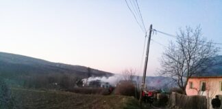 Locuință cuprinsă de flăcări, în comuna Buda