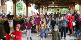 (FOTO) Cum au sărbătorit copiii la Ceainăria Arhiepiscopiei