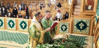 (FOTO) CINCIZECIMEA, slujbă oficiată de ÎPS Ciprian. Azi, a doua zi de Rusalii